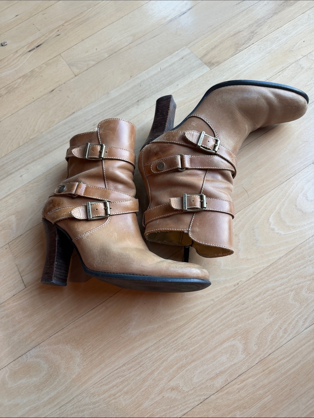 Harley-Davidson Sadie Tan Leather Heeled Ankle Sz 7 Boots with 3 Buckle Straps
